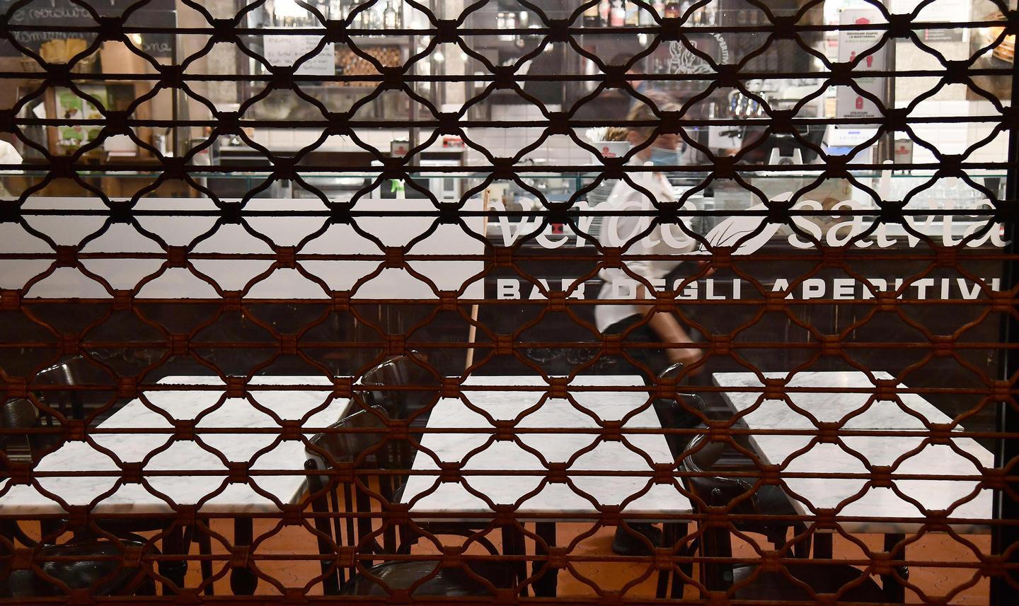 Fatturato quasi dimezzato per ristoranti e alberghi dell'isola