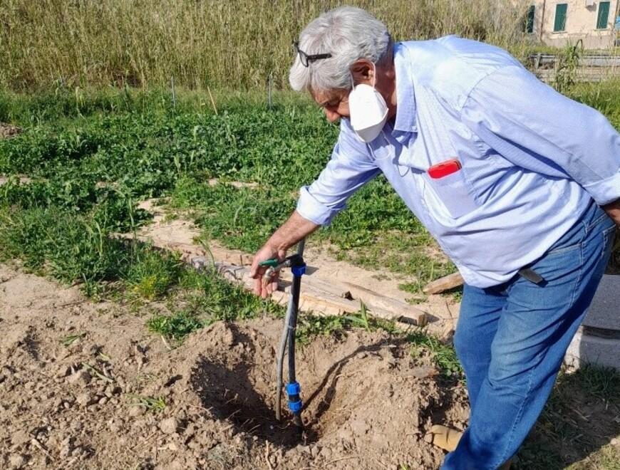 Negli Orti sociali arriva l’acqua: l’Auser realizza la rete di irrigazione 