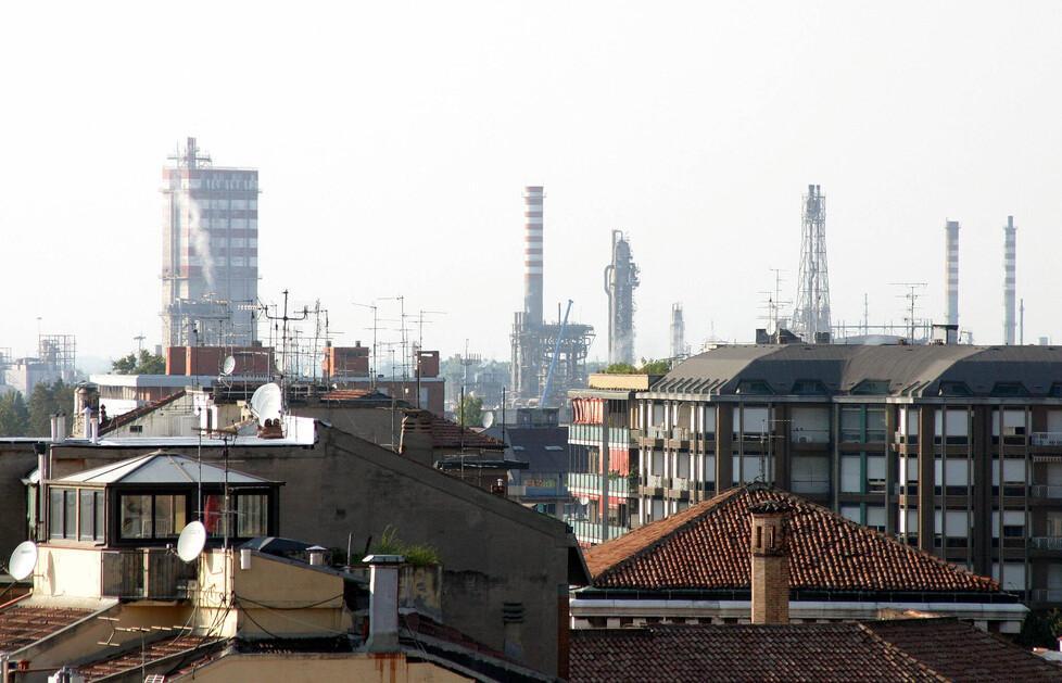 Stop al cracking di Marghera, il petrolchimico si mobilita: «In gioco i posti di lavoro» 