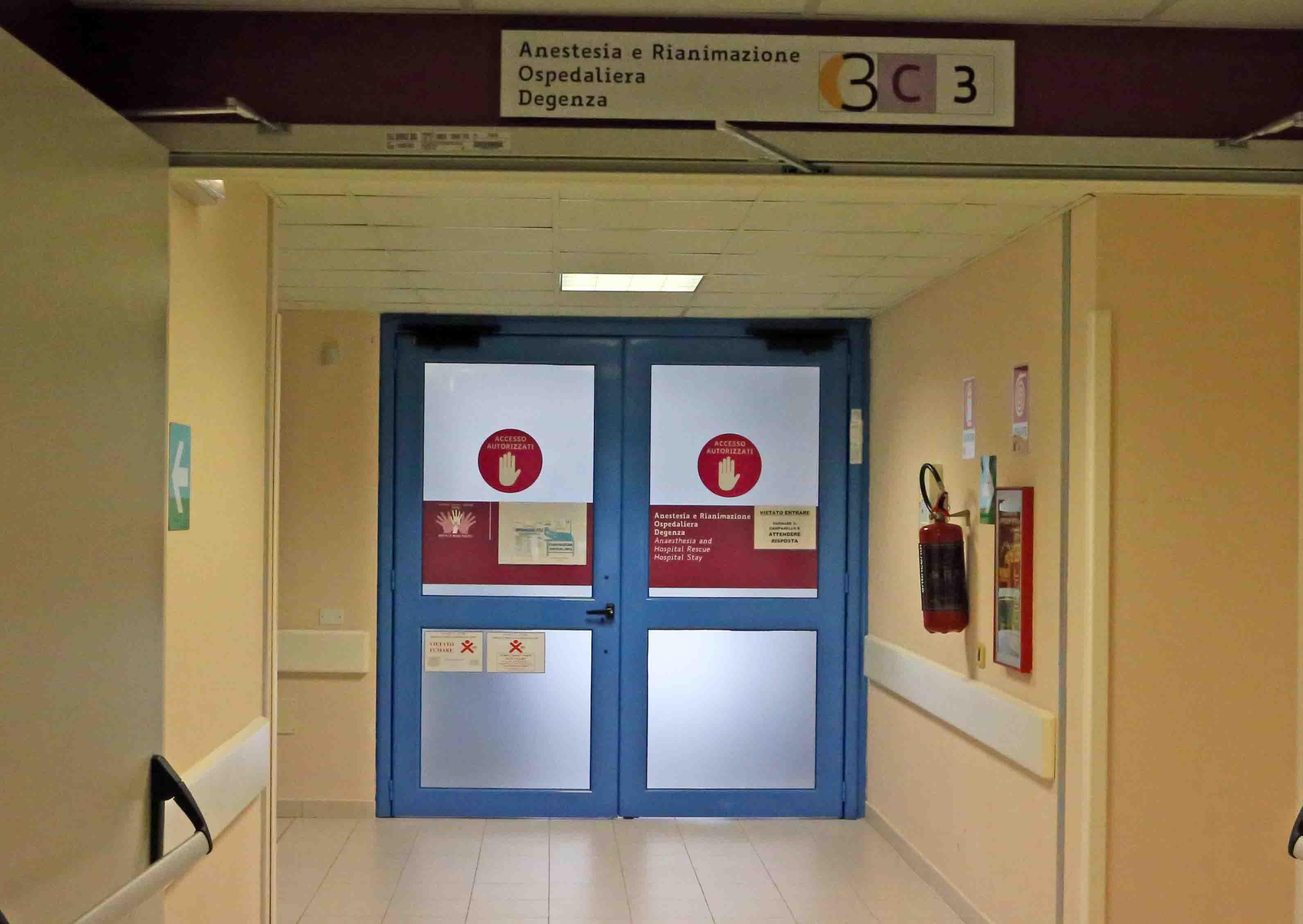 Ferrara. Rubava soldi e bancomat ai pazienti ricoverati a Cona, scoperto dalla Mobile