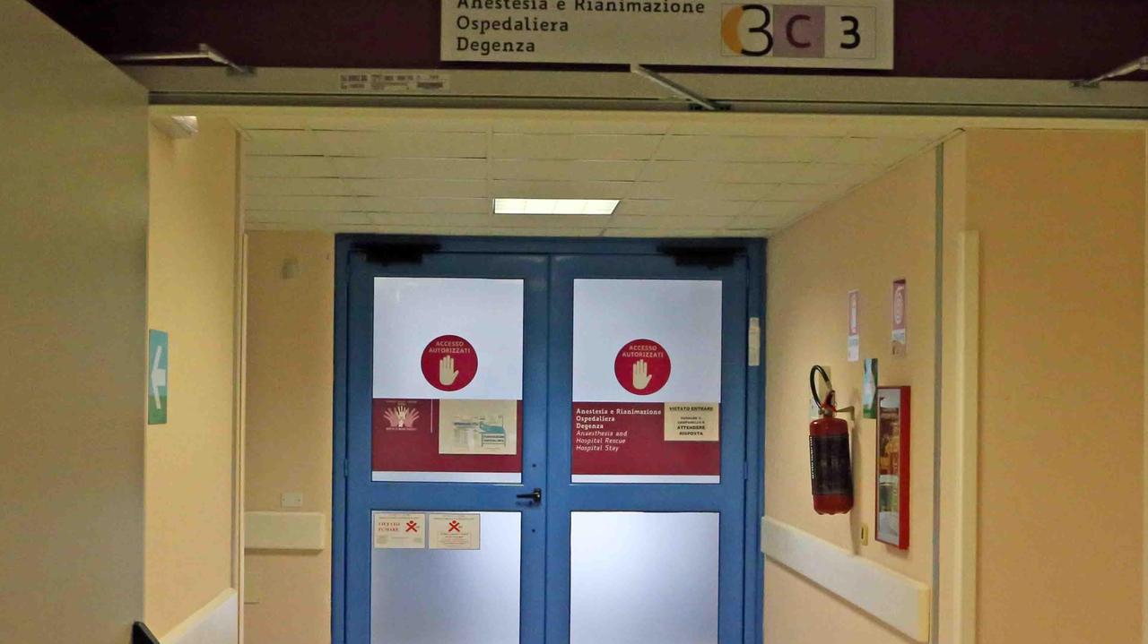 Ferrara. Rubava soldi e bancomat ai pazienti ricoverati a Cona, scoperto dalla Mobile