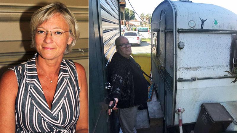 Anna Graziani assessora al sociale del comune di Camaiore. Stefano Petrucci davanti alla roulotte che gli è stata donata da un cliente