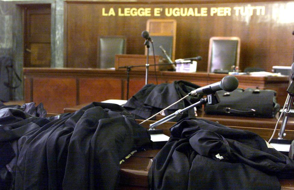 Minacce, violenze e maltrattamenti. Ex compagno geloso a processo a Ferrara