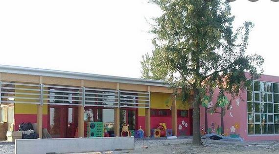 Casumaro, una sezione in meno alla materna: la comunità si mobilita