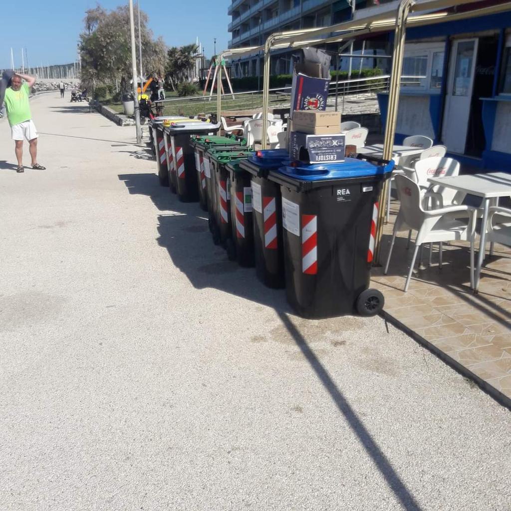 Contenitori per la differenziata