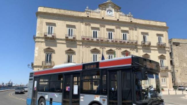 Disabile abusata su bus Taranto, a processo otto autisti