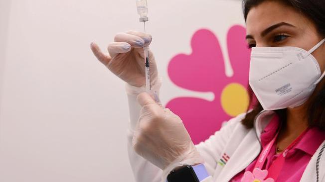 Vaccini: assessore, E-R prima in Italia per quarte dosi