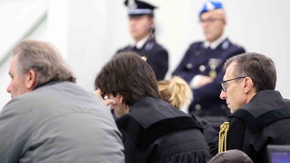 San Felice, nove anni a Bianchini, lui si taglia le vene