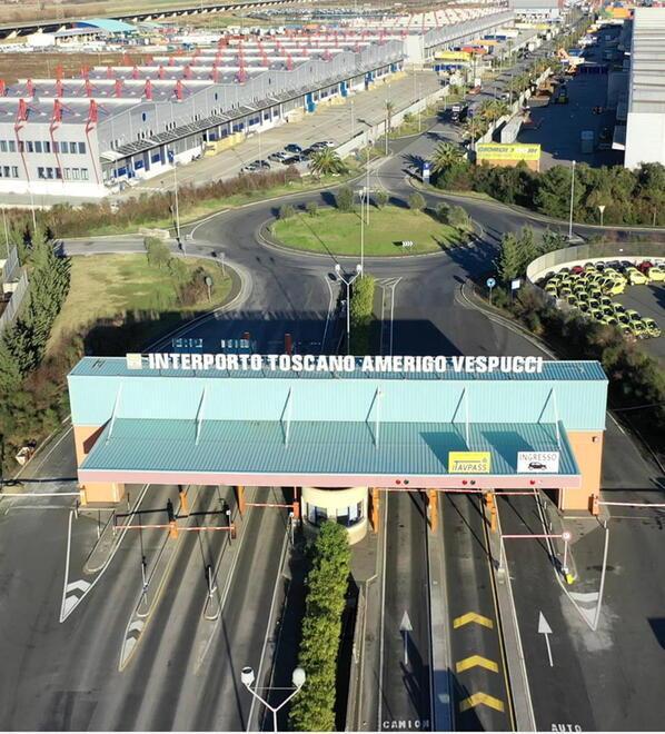 Una veduta dell’interporto Vespucci di Livorno dall’alto