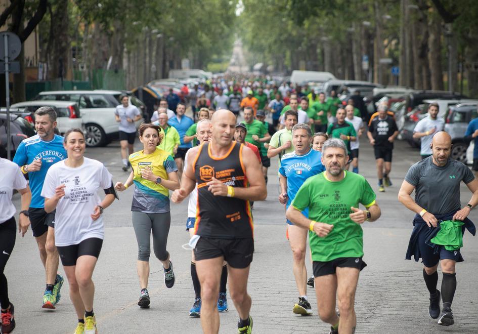 Modena torna a correre con l’Accademia: oltre mille podisti insieme ai cadetti