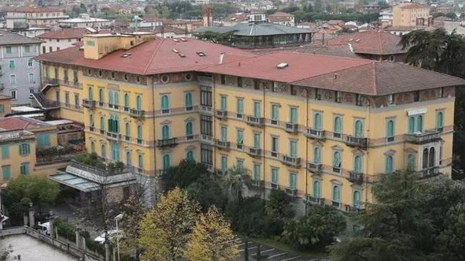 Una veduta dall’alto del Grand Hotel & La Pace nel centro di Montecatini