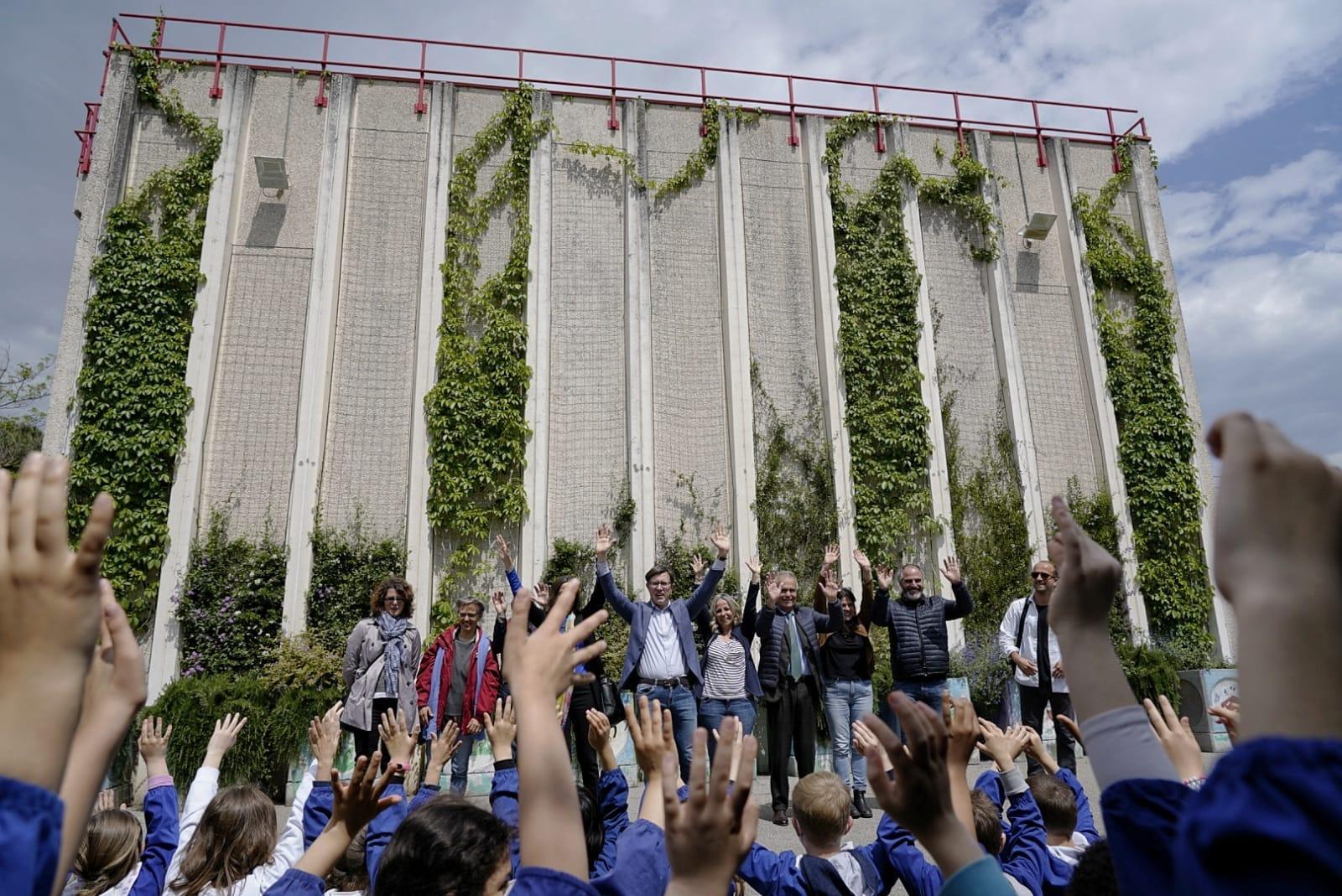 A scuola il giardino è verticale: inaugurate le pareti verdi alla Kassel di Firenze