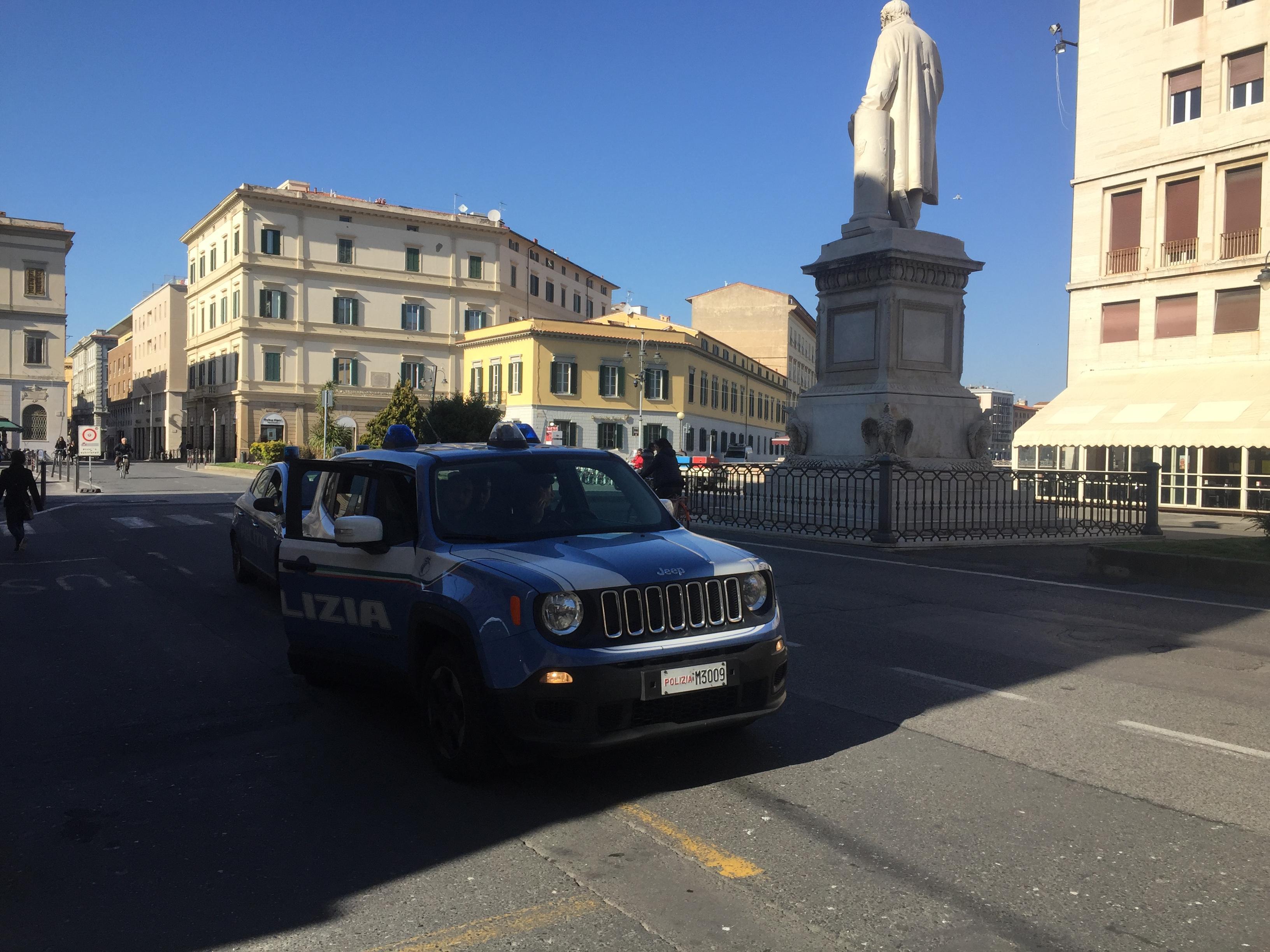 Una pattuglia della polizia