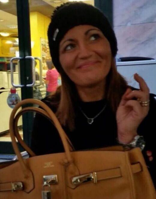 Mirandola Ultimo saluto a Brunella, mamma e imprenditrice, morta a 45 anni: «Resterà il tuo sorriso» 