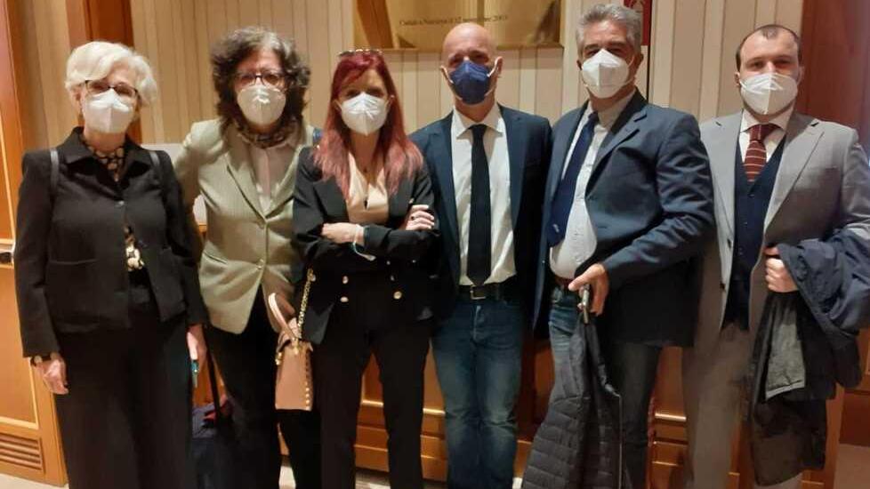 Ferrara, familiari Rsa: «Mai più morti disperate in solitudine»