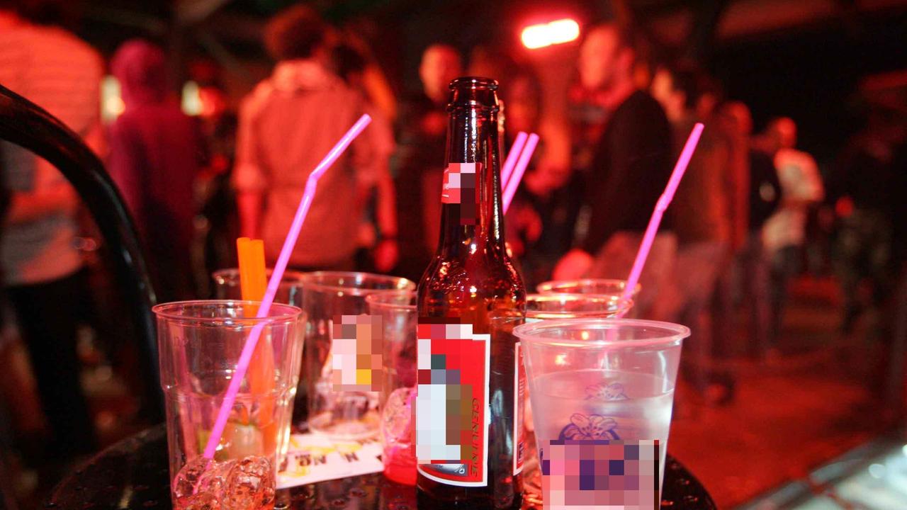 Cocktail con vodka serviti a 5 ragazzine minorenni, chiuso il Caffé Bistrot Pellicceria