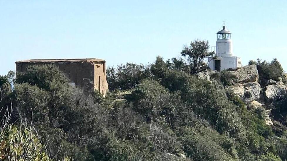 Il Parco sospende i nulla osta a Capo Poro: «Sono legittimi, ma l’indagine è in corso»