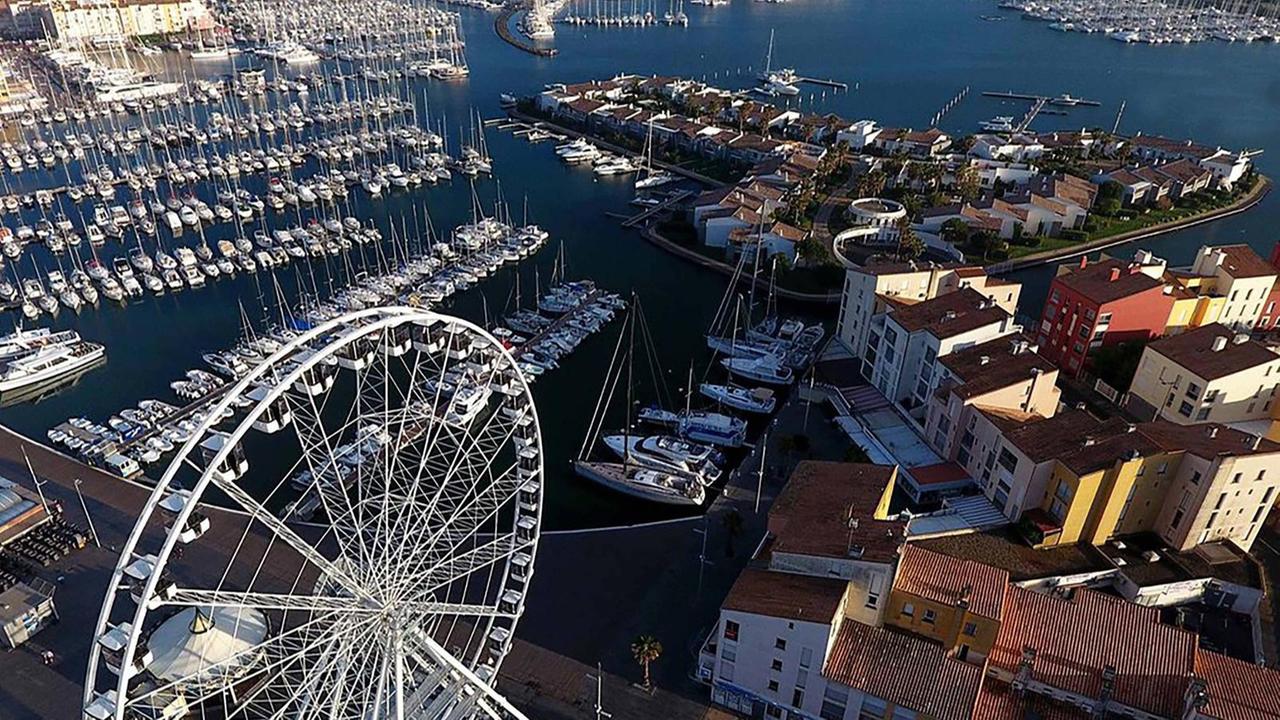 La ruota panoramica che era a Genova alta circa 45 metri