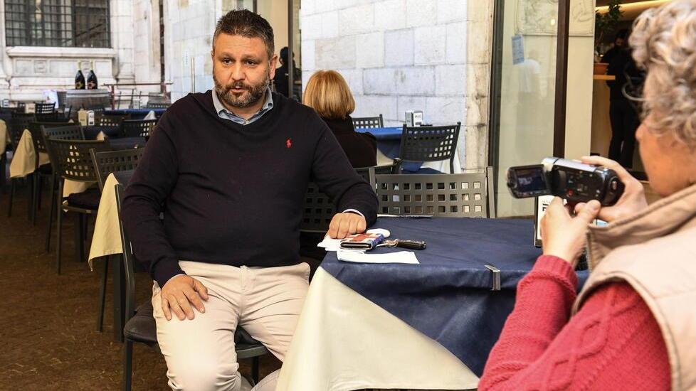 Massimiliano Bindocci durante la conferenza stampa organizzata al Pult