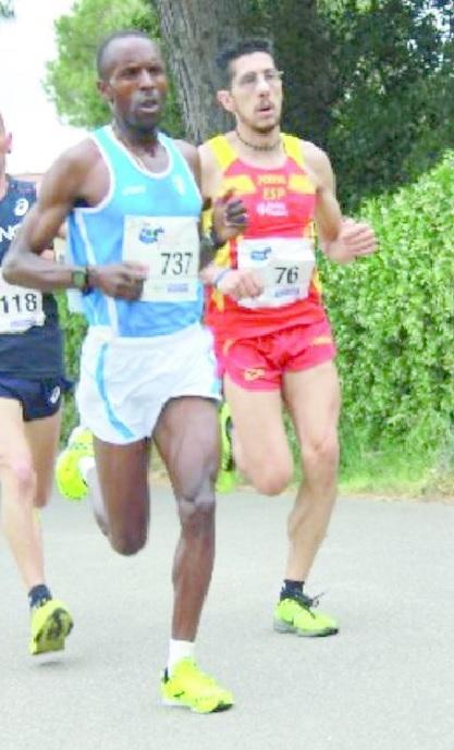 A sinistra Joachim Nshimirimana, una delle “star” dei master