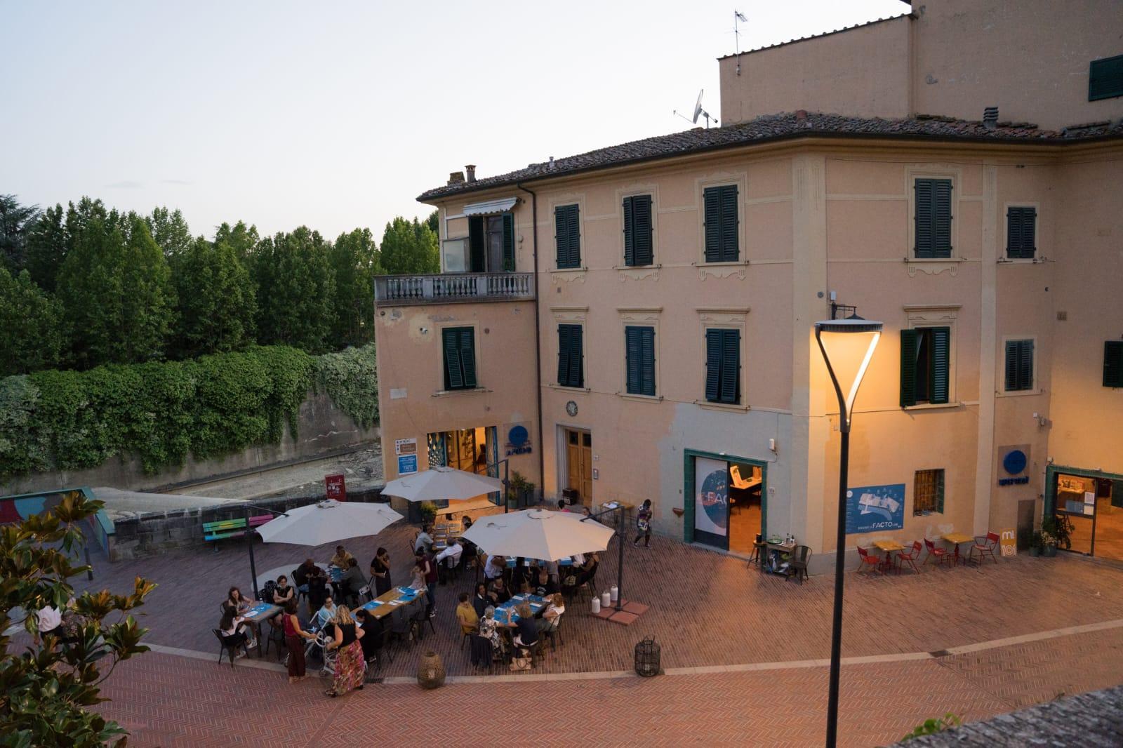 L’esterno del ristorante Facto al Molino, lato corso, visto dall’alto