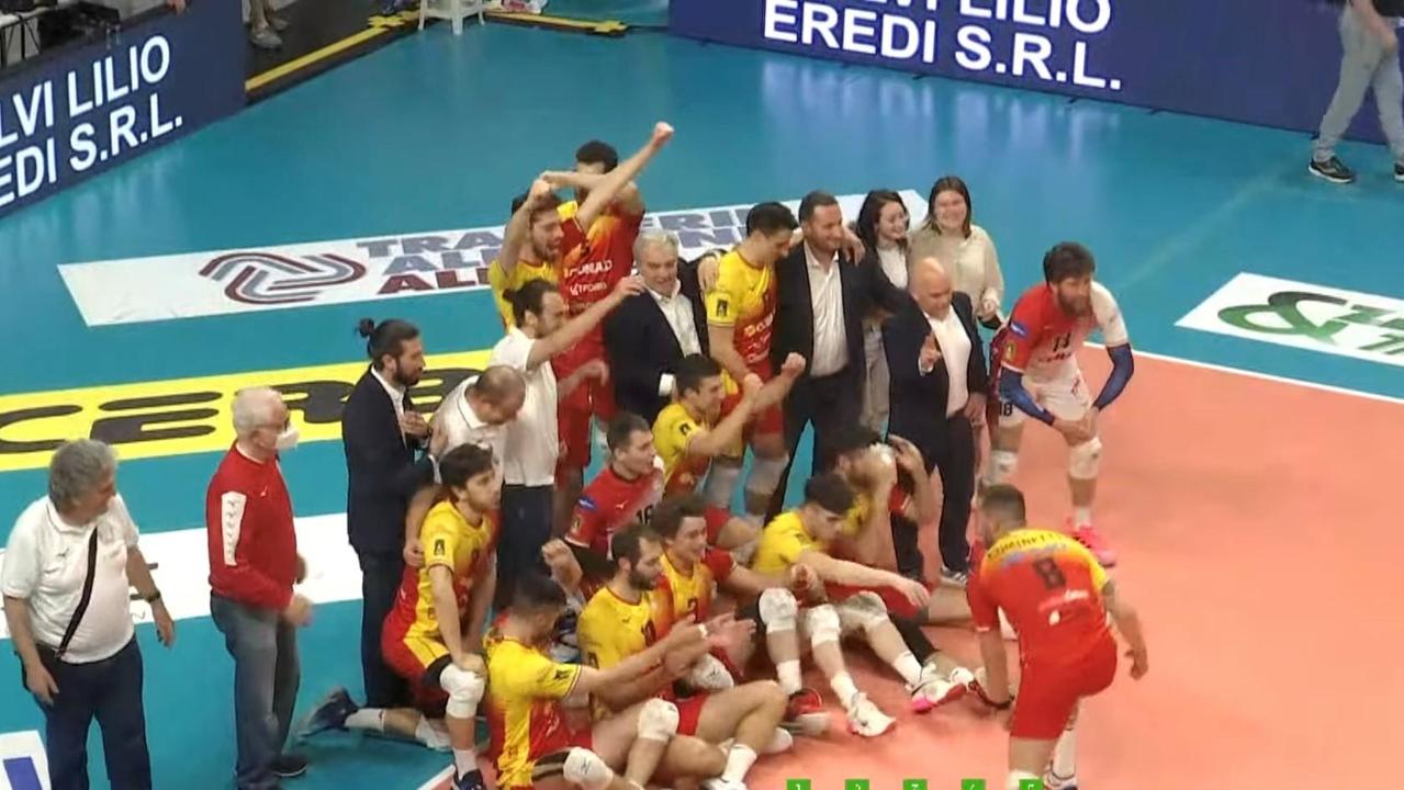 La Conad festeggia sul campo del Bergamo la qualificazione alla finalissima playoff