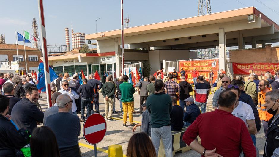 Petrolchimico. Il ministero: un accordo tra Eni e Basell è nostro interesse, tavolo entro maggio