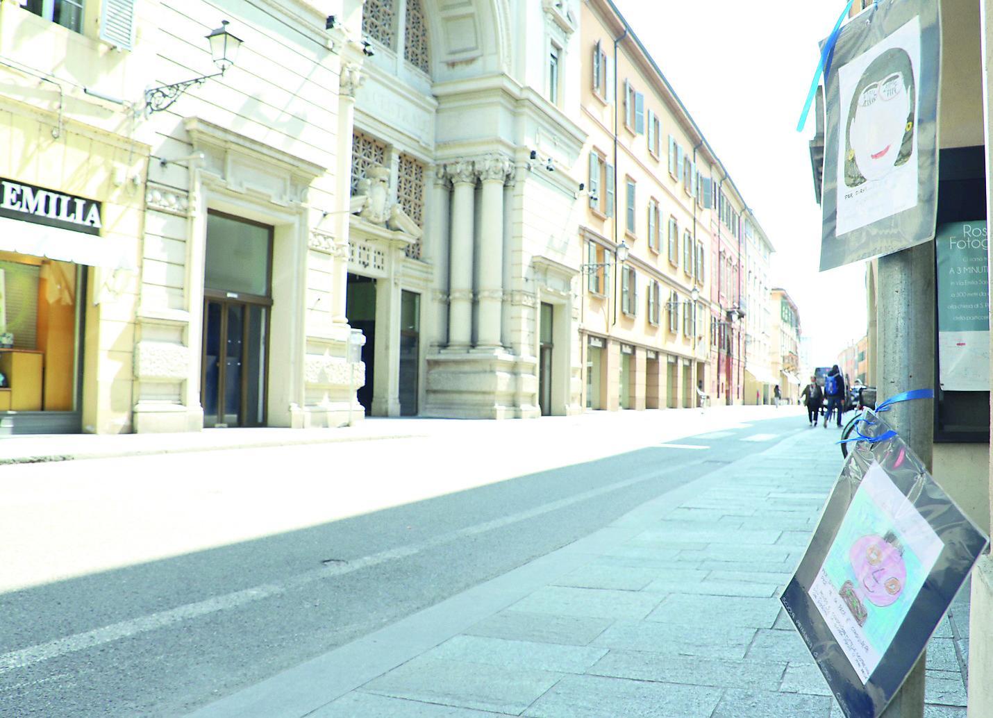 Reggio Emilia, gli autoritratti dei bambini per dire basta alla guerra
