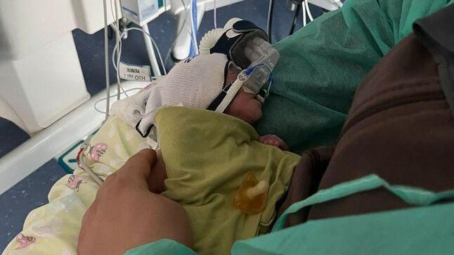 La piccola Ikrame nata di mezzo chilo Tre mesi in ospedale ieri è tornata a casa
