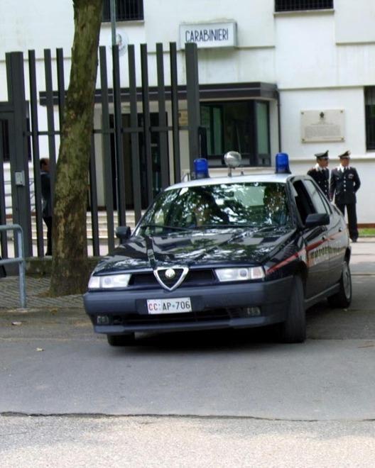 Fabbrico, spintona i carabinieri in casa dopo la lite col marito: arrestata 