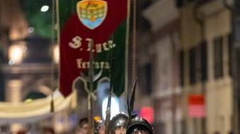Il Corteo Storico colora la città, Sgarbi in versione Ercole I d’Este