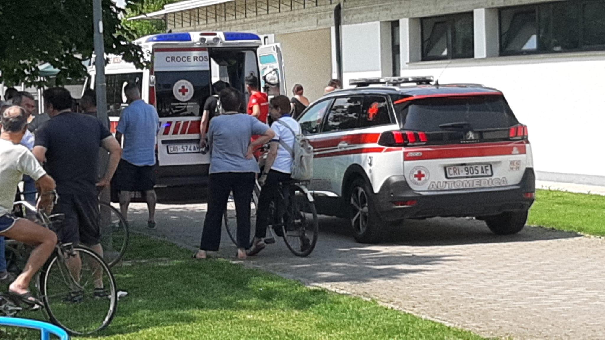 Rolo, colpito da shock anafilattico durante il torneo di calcio: bimbo di 9 anni soccorso con l'elicottero
