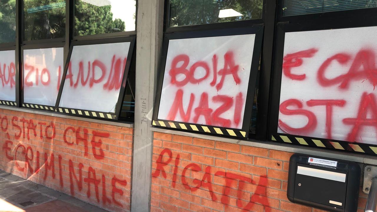 Reggio Emilia, imbrattata la sede della Cgil Sud