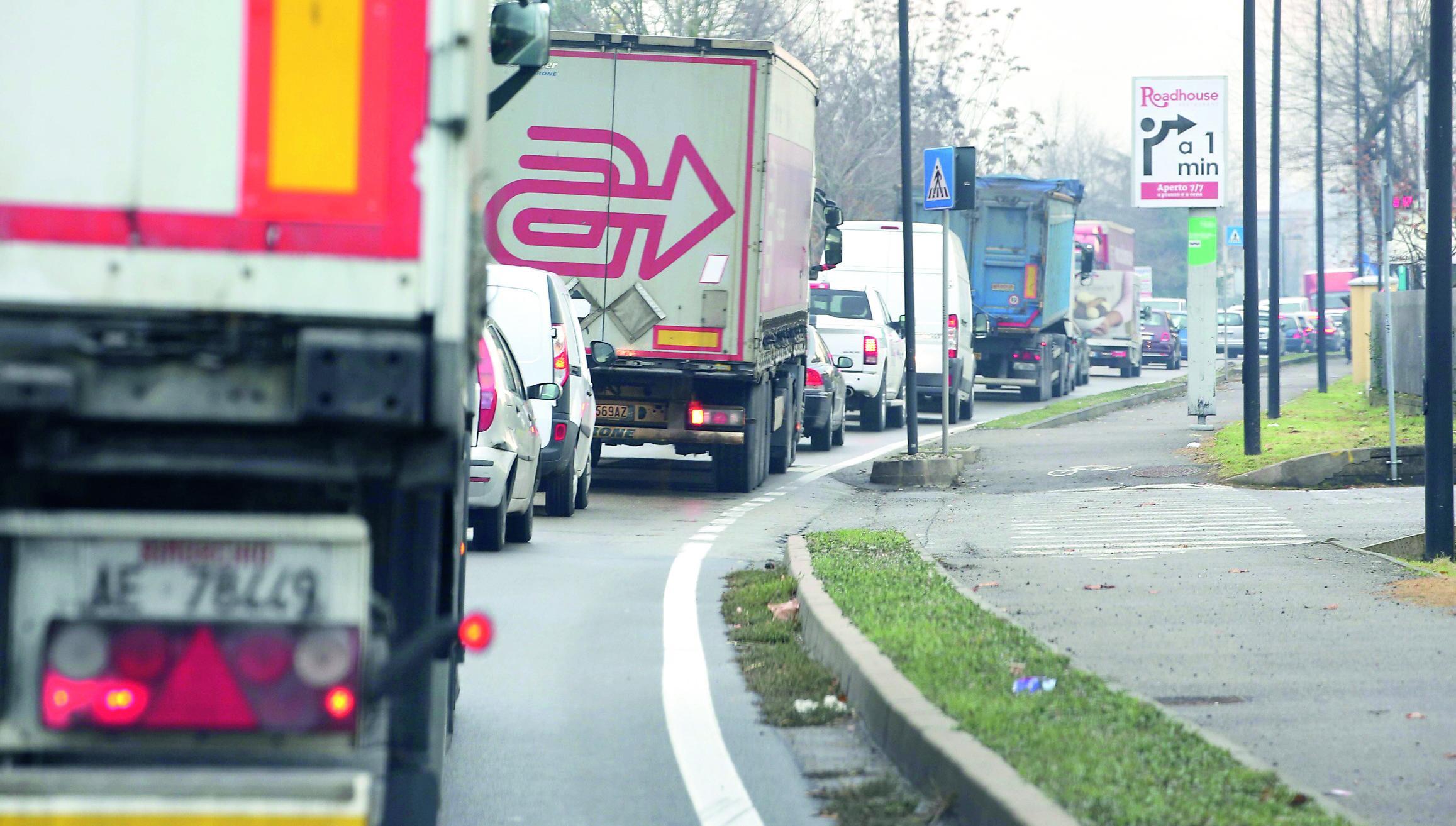 «Caro Giro d’Italia, ti scrivo una letterina: ti prego, aiutaci tu»