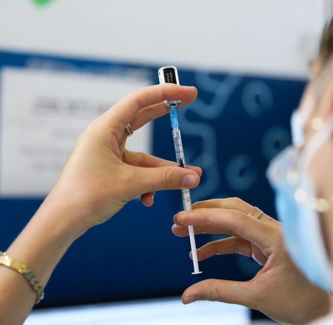 Covid, oggi ultimo giorno dell’hub vaccinazioni aperto in Fiera 