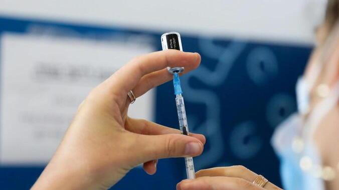 Covid, oggi ultimo giorno dell’hub vaccinazioni aperto in Fiera