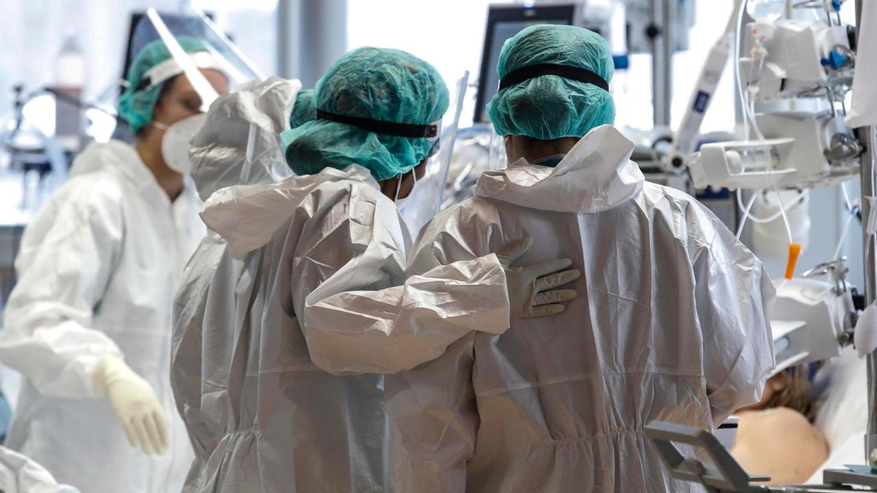 Il virus rallenta e il Sant'Anna taglia altri due posti letto in area Covid