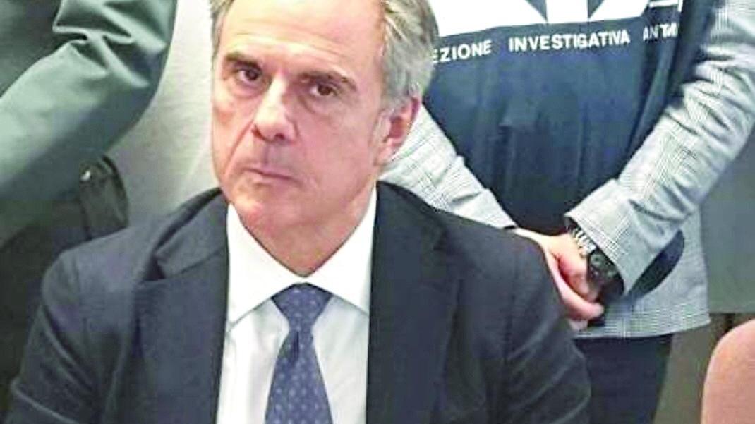 Reggio Emilia. Arriva il procuratore Paci e la guardia giurata gli chiede i documenti