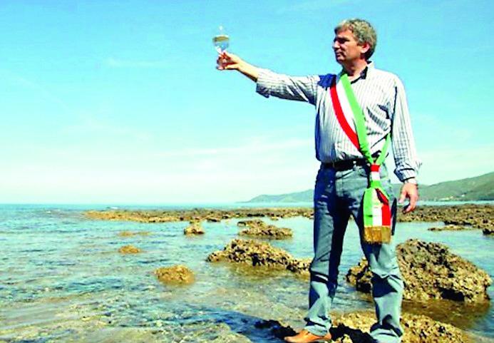 Castelnovo Monti. Il parco viene intitolato ad Angelo Vassallo