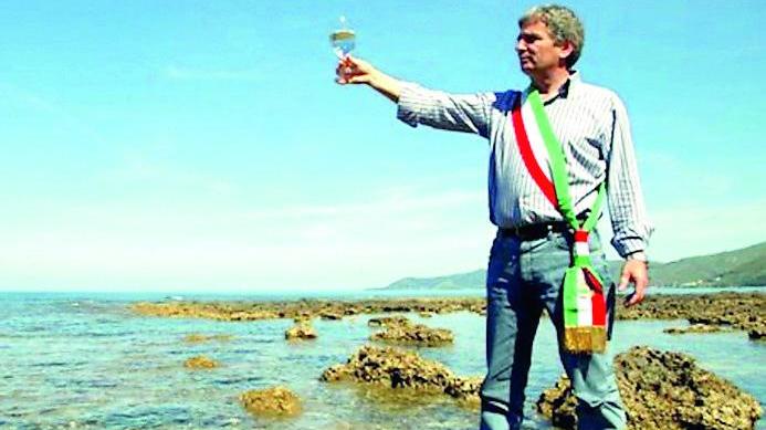 Castelnovo Monti. Il parco viene intitolato ad Angelo Vassallo