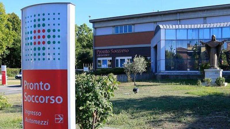 Carpi. Botte al Pronto soccorso: aggredisce medici, infermieri e una guardia giurata