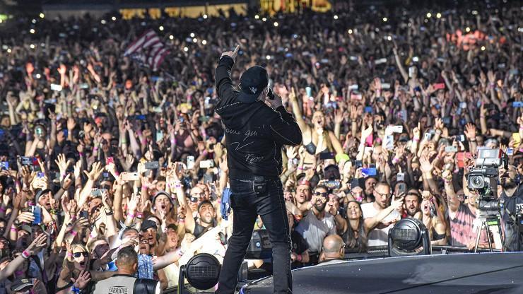 Vasco sul palco a Trenti (foto Villani)