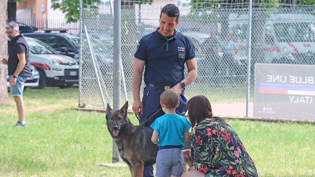 Ferrara, esibizione delle unità cinofile in Gad. Lodi: "Attività straordinaria"