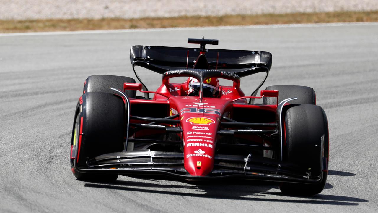Gp di Spagna, Ferrari che beffa: Leclerc lanciato verso la vittoria costretto a ritirarsi. Vince Verstappen davanti a Perez, quarto Sainz