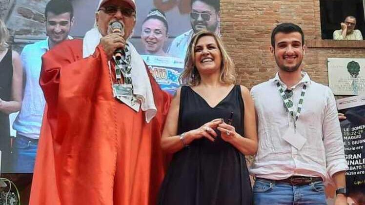 La magia del carnevale con Irene Grandi guest star della sfilata