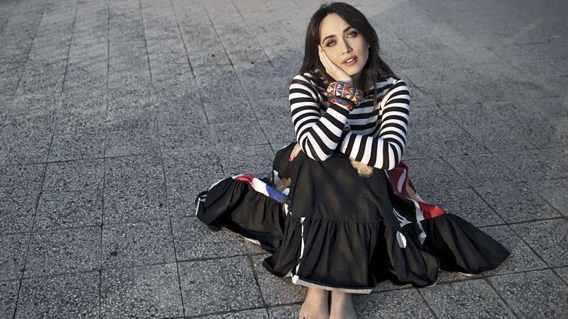 Chiara Francini attrice, scrittrice e conduttrice televisiva, in uno scatto nella “sua” Firenze