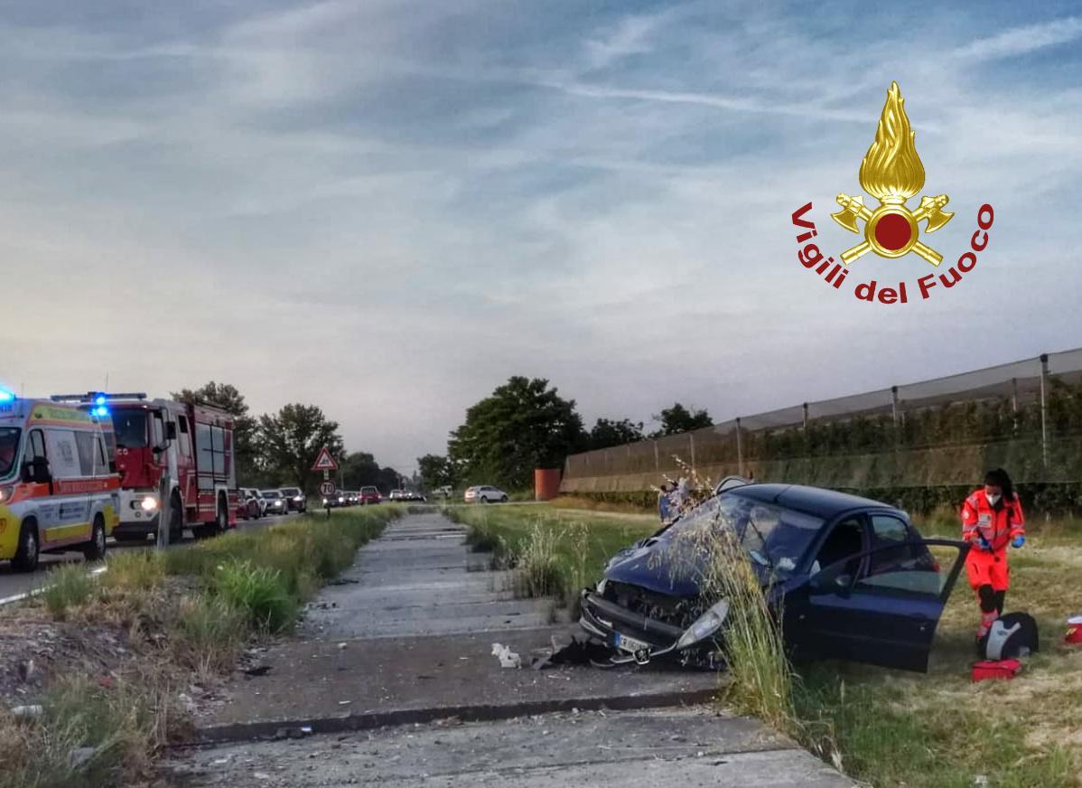 Ravarino, scontro tra tre auto: tre i feriti 