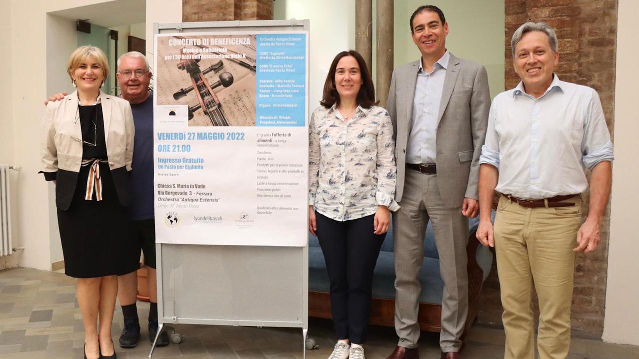 Al concerto senza biglietto ma donando alimentari per Viale K