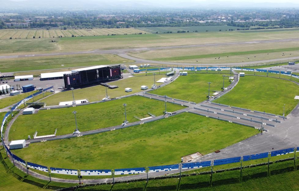 Alcol, ecco le proibizioni per i due “maxi” concerti: non per i raduni dei fan 