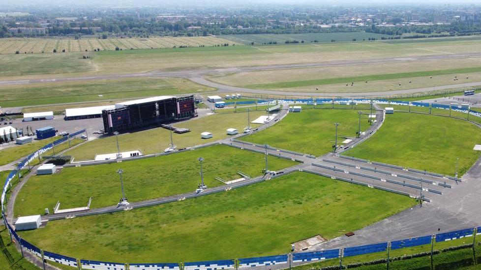 Alcol, ecco le proibizioni per i due “maxi” concerti: non per i raduni dei fan